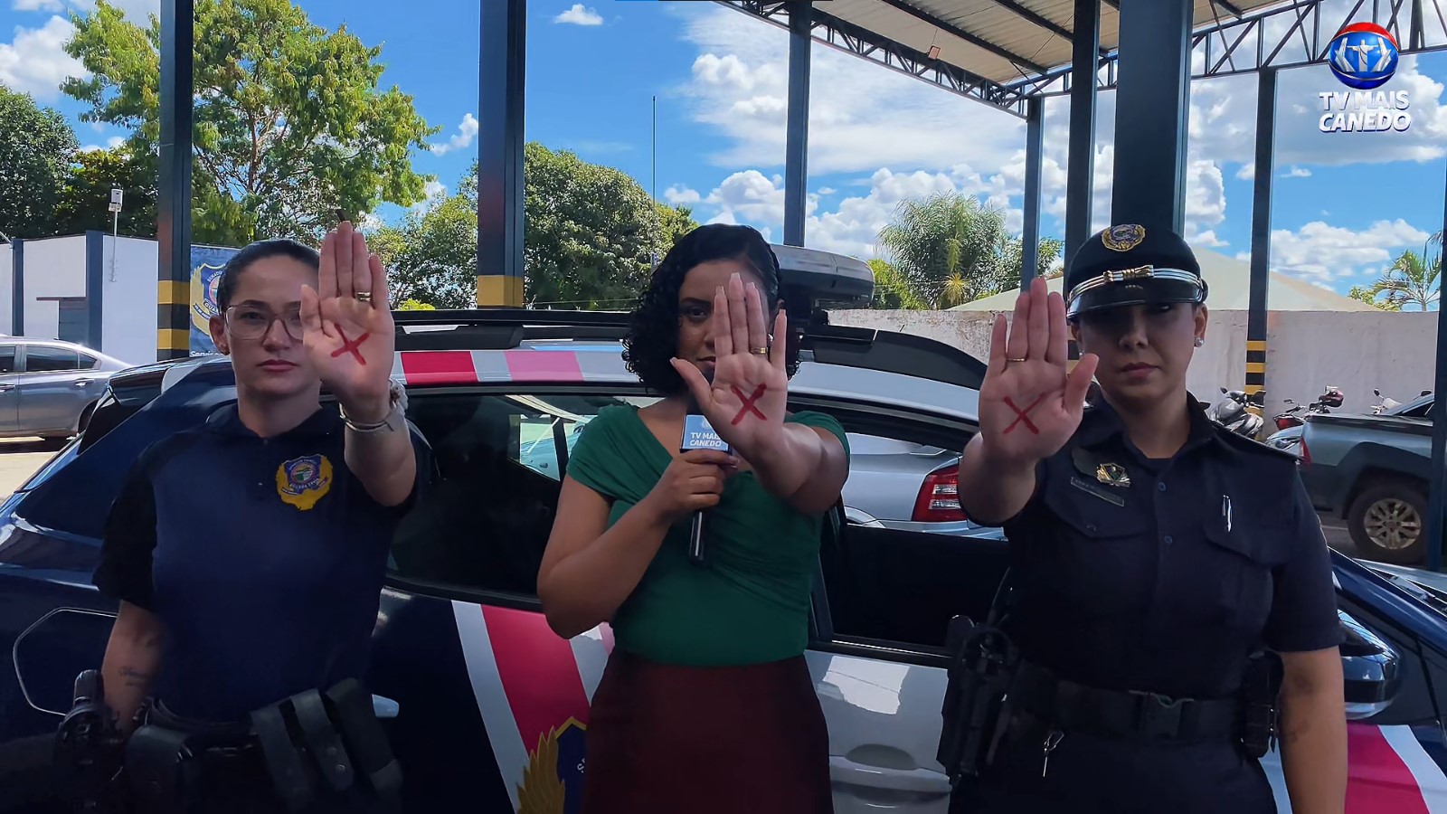 Brasil registra altos índices de feminicídio e reforça importância de sinais de socorro