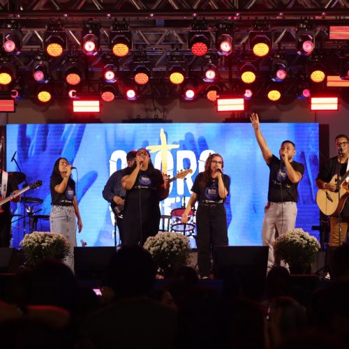 7 mil pessoas participam do Adora Canedo 2025 em noite de fé e adoração