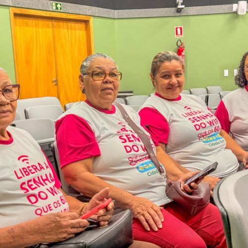 Cidadão Tech 60+ ensina aposentados de Senador Canedo a usar serviços digitais com segurança