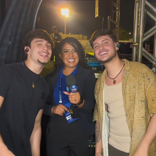 Dupla João Pedro e Fellipe agita público durante futebol beneficente da Pestalozzi