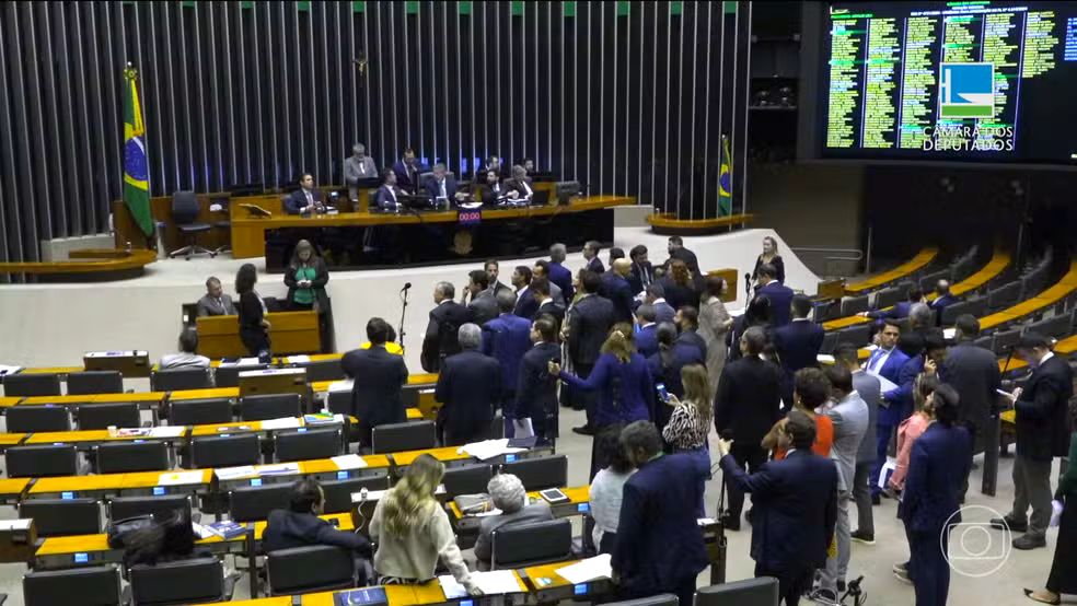 Câmara Aprova Taxação de Lucros de Multinacionais com Benefícios Tributários Estendidos até 2029