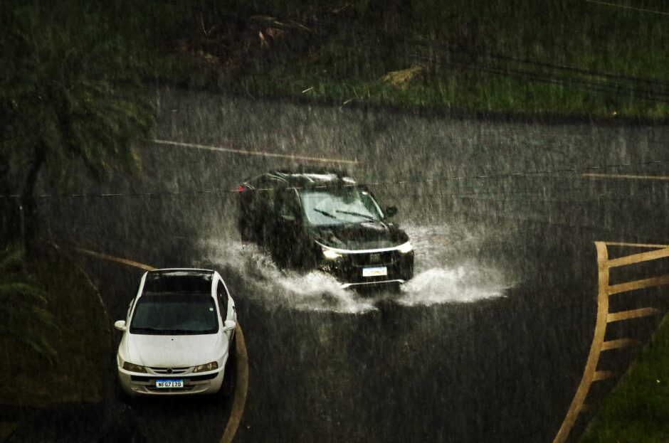 Goiás terá sábado de clima instável com alerta para chuvas fortes e ventos de até 60 km/h