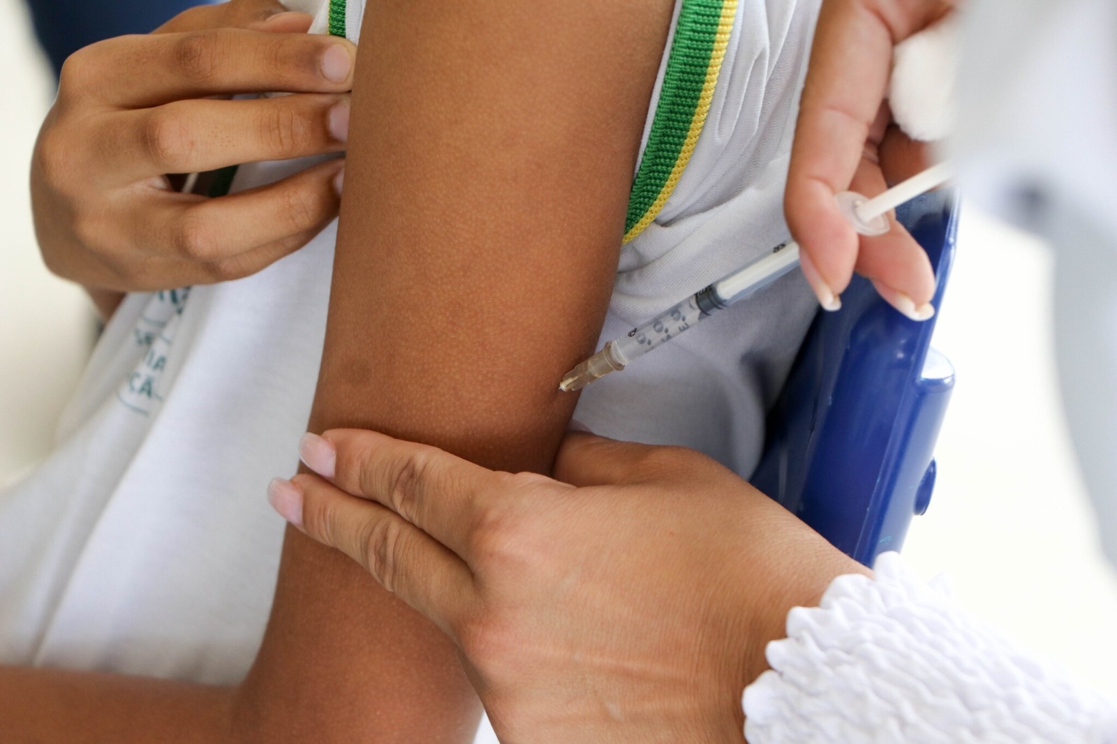 Senador Canedo alerta para baixa adesão à segunda dose da vacina contra a dengue