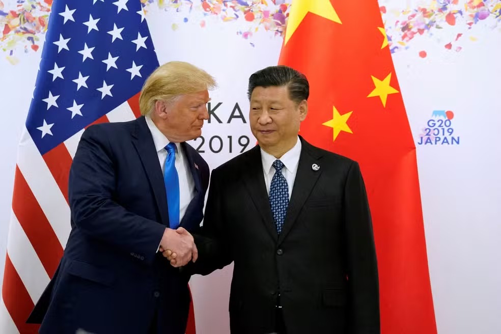 Trump sinaliza possível novo acordo comercial com China e planeja novas tarifas de importação