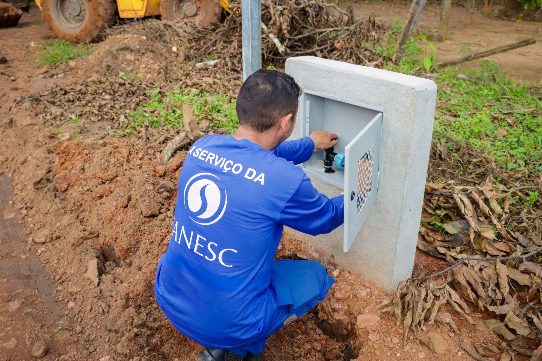 Moradores da Rua São João recebem rede de água tratada pela primeira vez em Senador Canedo
