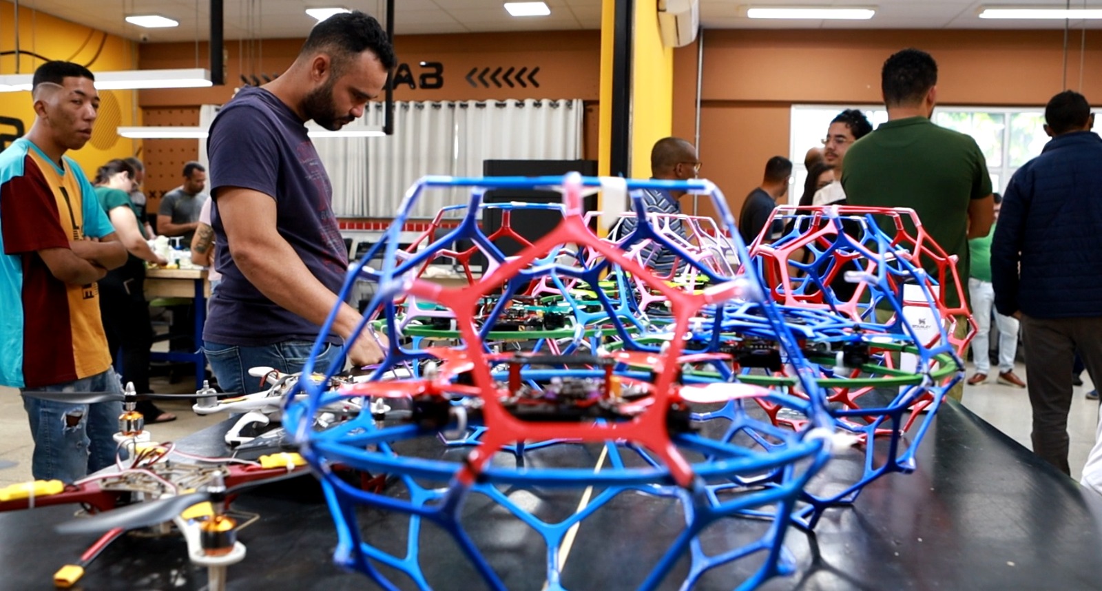 Escolas do Futuro de Goiás revolucionam educação com tecnologia, inclusão e histórias de transformação