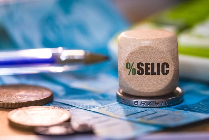 Copom mantém Selic em 14,75% e sinaliza juros altos por mais tempo diante de incertezas