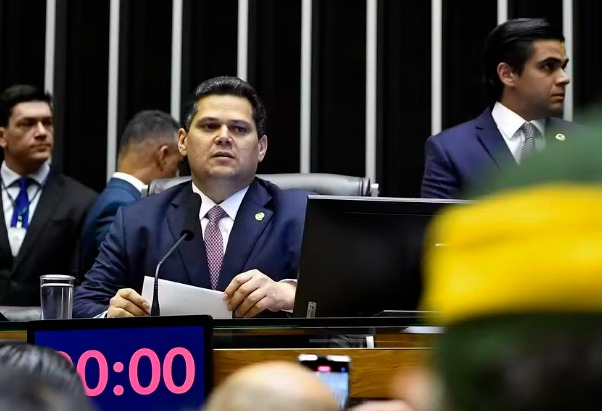 Senado pode votar hoje derrubada de decreto de Lula que aumenta IOF sobre crédito