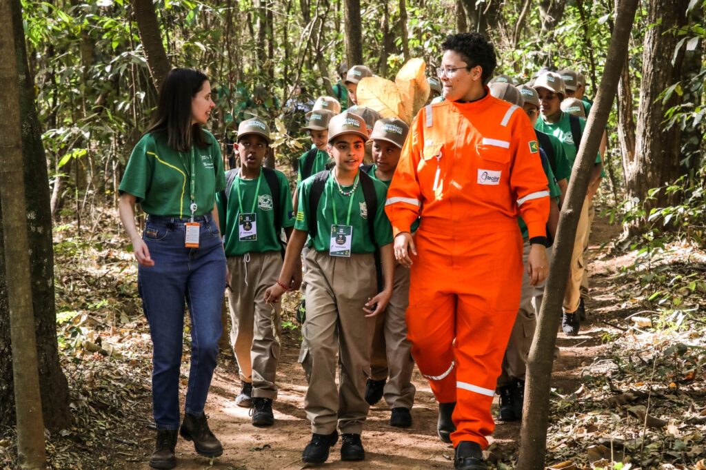 Guardiões Ambientais exploram a Trilha Mico-Estrela e fortalecem aprendizado sobre preservação do cerrado