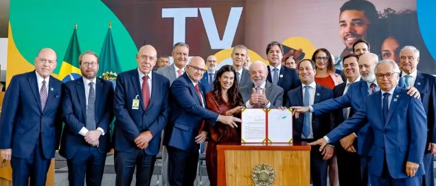 Lula regulamenta TV 3.0: transmissões começam em 2026 com mais qualidade e interatividade na TV aberta