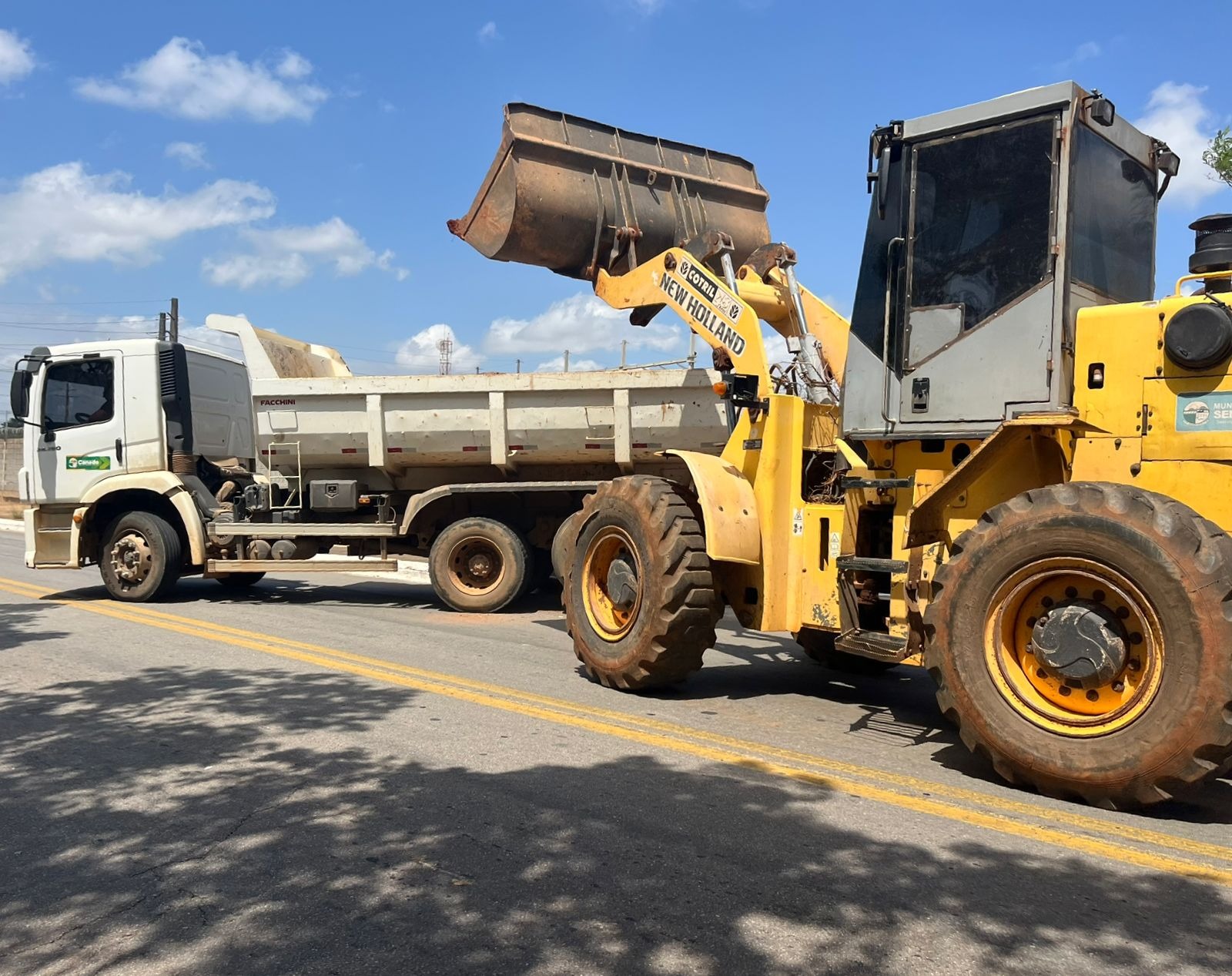 Mutirão de limpeza avança por Senador Canedo e retira entulhos em três bairros