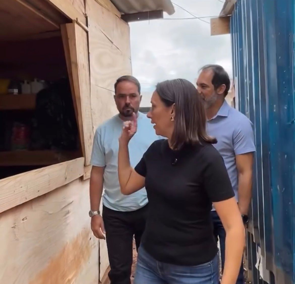 Prefeito de Senador Canedo visita obra do CAPS AD Tipo III no Morada do Bosque