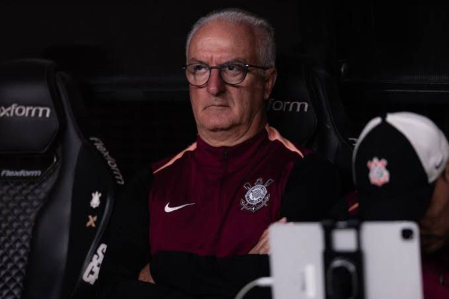 Corinthians demite técnico Dorival Júnior e decisão repercute entre torcedores