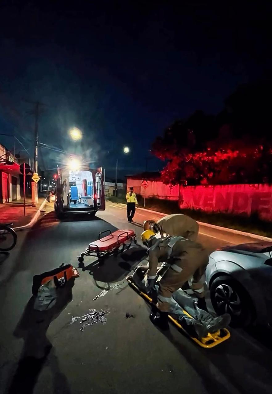 Acidente entre bicicleta e carro mobiliza Corpo de Bombeiros em Senador Canedo