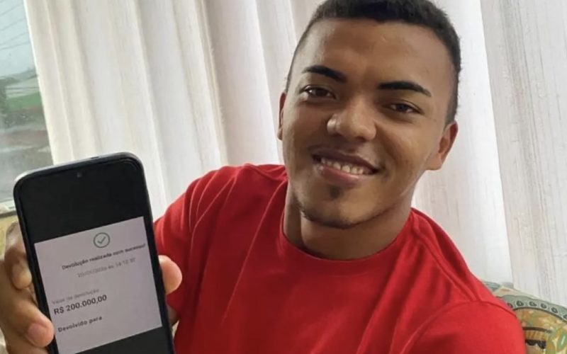 💳Estudante de Goiânia devolve R$ 200 mil recebidos por engano via Pix