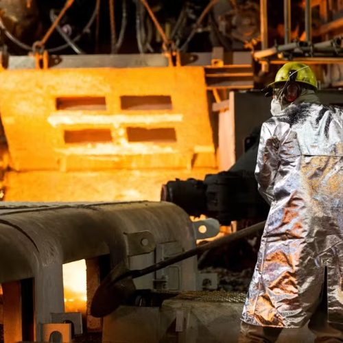 Trump dobra tarifas sobre aço e alumínio e impacta exportações brasileiras