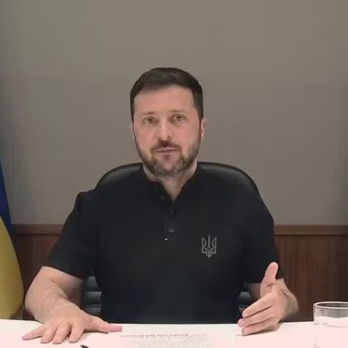 Zelensky reafirma que não cederá territórios à Rússia em nova tentativa de pressionar por paz justa