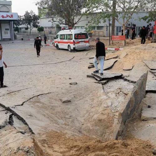 Ataque aéreo israelense atinge hospital em Gaza e mata ao menos seis; jornalista entre as vítimas