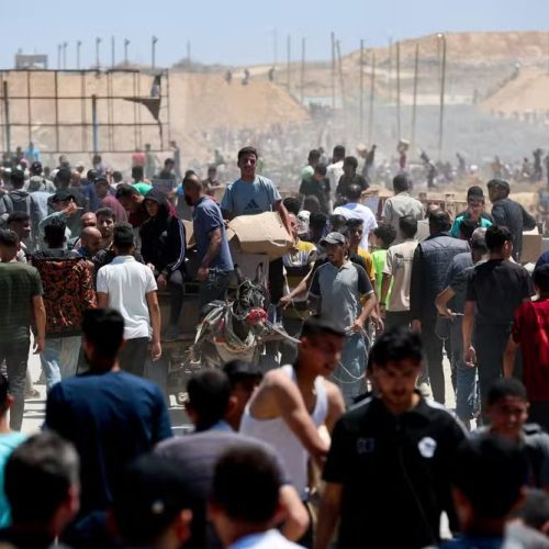 Entrega de ajuda humanitária é suspensa em Gaza após mortes e caos em pontos de distribuição