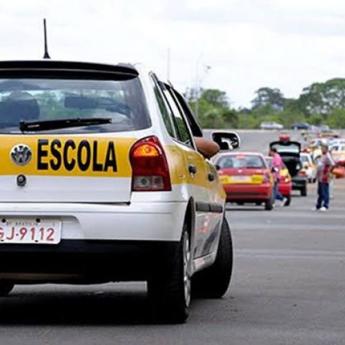 Flexibilização da CNH gera reação de autoescolas e pode parar na Justiça