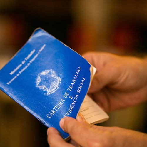 Trabalho no feriado exigirá acordo sindical a partir de julho, determina Ministério do Trabalho