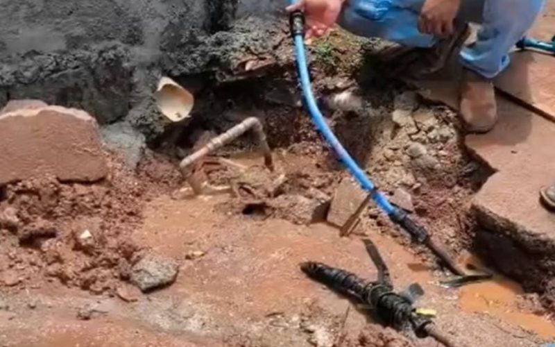 Sanesc alerta para riscos à saúde e multas em ligações clandestinas de água em Senador Canedo