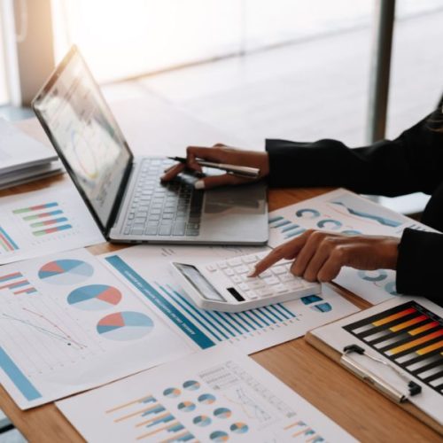 Energia elétrica sobe 16,8% em fevereiro e impulsiona inflação, que atinge maior alta para o mês desde 2003