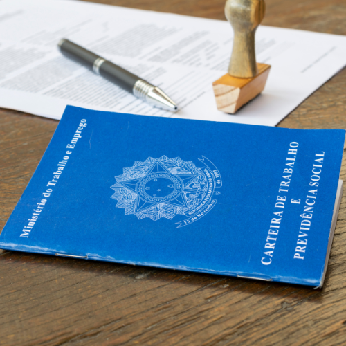 Taxa de Desemprego no Brasil Cai para 6,1% e Alcança Menor Nível da História