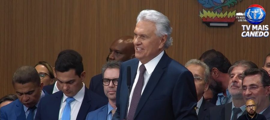 Daniel Vilela assume Governo de Goiás após transmissão de cargo feita por Ronaldo Caiado na Assembleia Legislativa