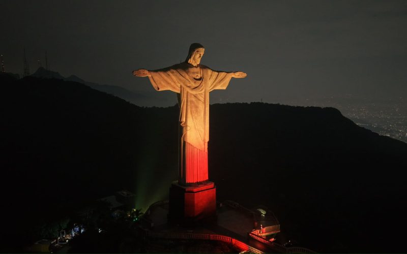 Cristo Redentor ganha iluminação especial e anuncia festival mariano que será realizado em Goiânia