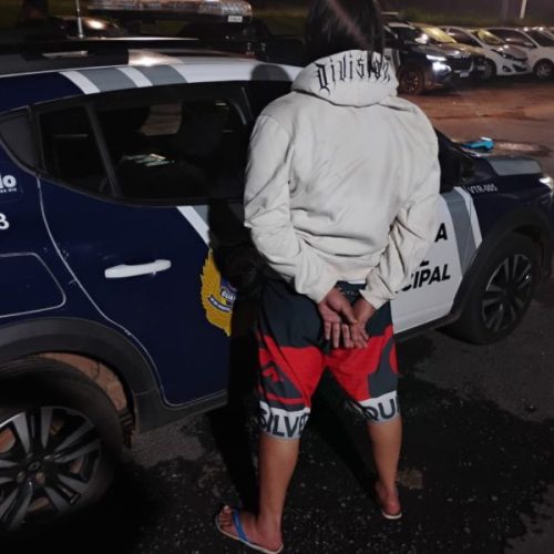 Suspeito de tráfico é detido em Senador Canedo