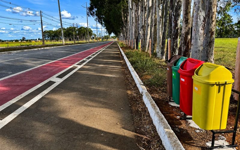 Avenida dos Eucaliptos recebe lixeiras para reforçar limpeza e conservação