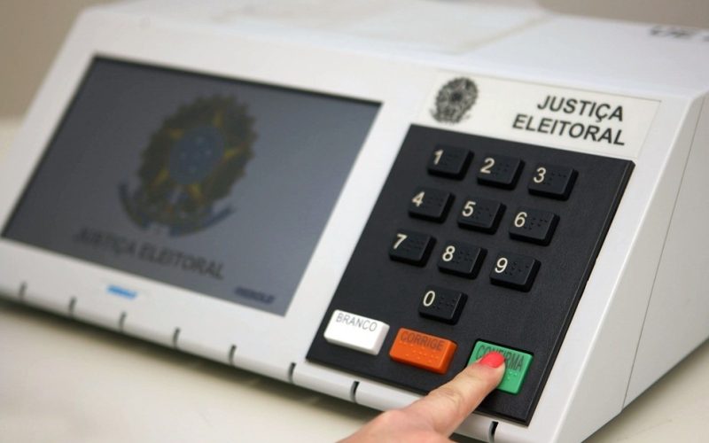Influenciadores digitais entram no radar da Justiça Eleitoral e levantam debate sobre limites legais