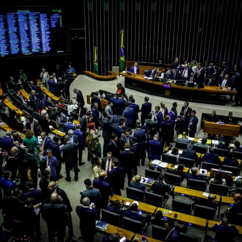 Câmara aprova projeto de castração química para condenados por pedofilia; texto segue para o Senado