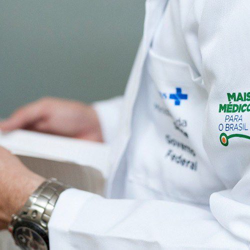 Programa Mais Médicos avança em 2024 e planeja expansão com novo edital em 2025