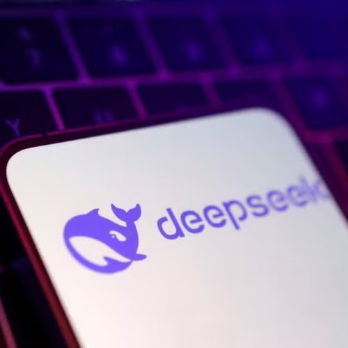 DeepSeek supera ChatGPT em downloads e abala mercado de IA nos EUA