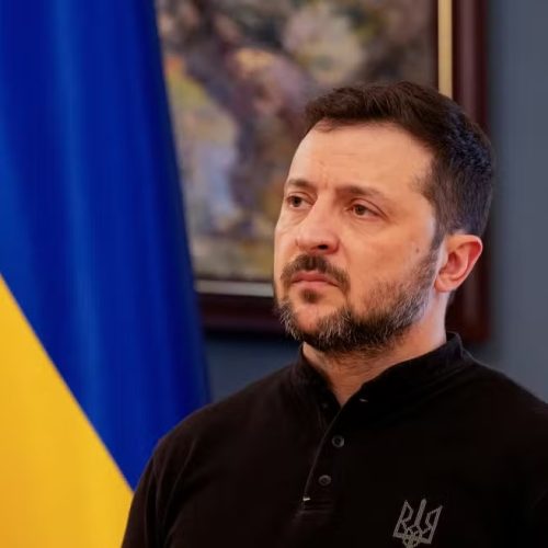 Trump ataca Zelensky, o chama de ditador e pressiona por acordo com Rússia