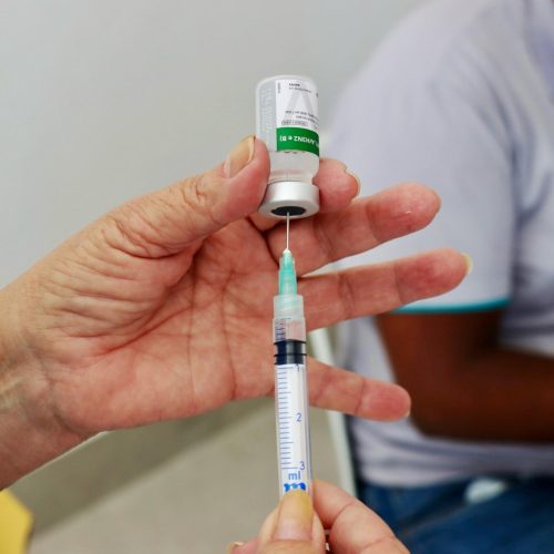 Prefeitura de Senador Canedo leva vacinação contra gripe às escolas para proteger crianças e profissionais da educação