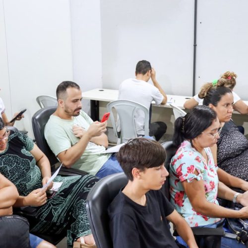 Prefeitura oferece 1.000 oportunidades de emprego e fortalece economia canedense