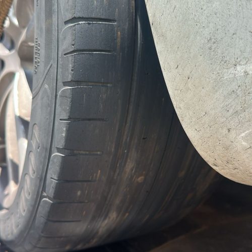 SMT apreende veículo de luxo após flagrante de infrações de trânsito em Senador Canedo