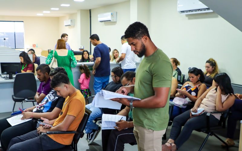 Senador Canedo inicia semana com mais de 1.400 vagas de emprego