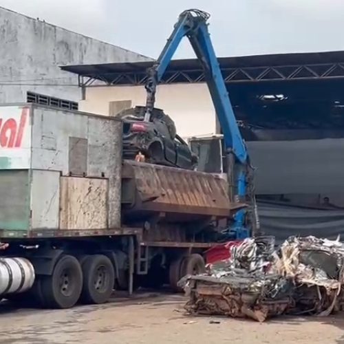 Detran-GO prensa 150 toneladas de veículos e peças irregulares em ação inédita no país