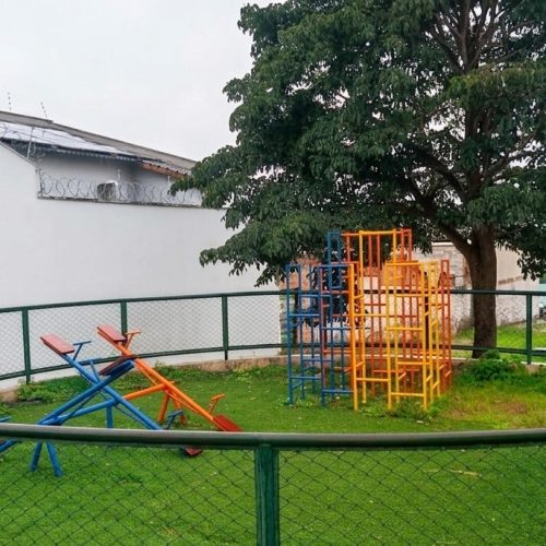 Manutenção em área próxima à USF Vila Galvão melhora espaço de convivência em Senador Canedo