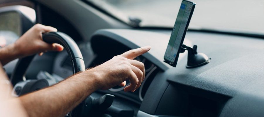 Criminosos vendem contas falsas para burlar apps de transporte e acendem alerta de segurança