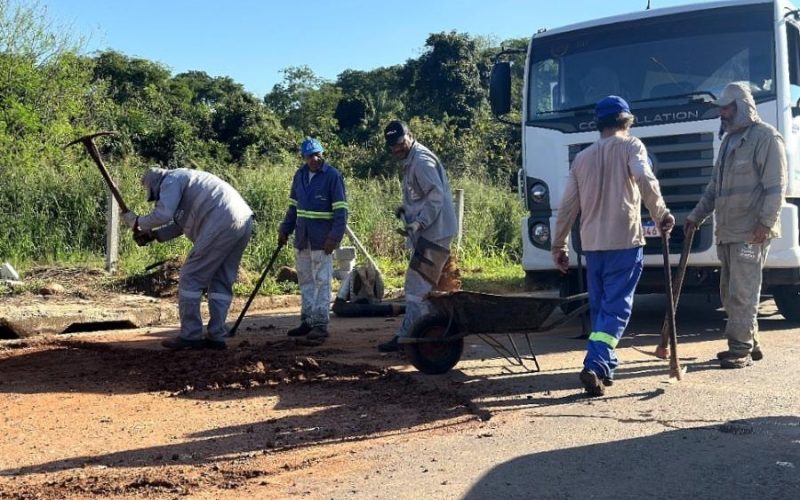 Equipes intensificam operação tapa-buraco em diferentes regiões de Senador Canedo
