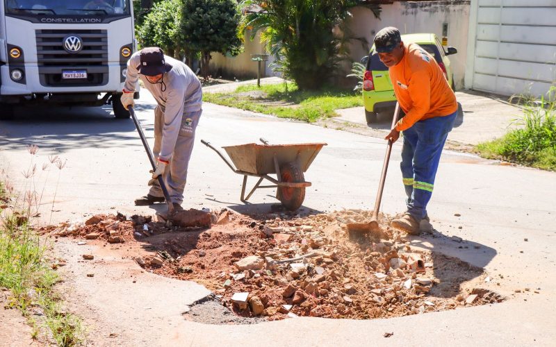 Tapa-buraco reforça manutenção viária em diversos bairros de Senador Canedo