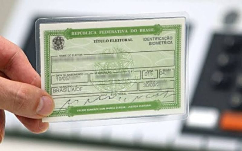 Prazo para tirar título de eleitor termina nesta quarta-feira