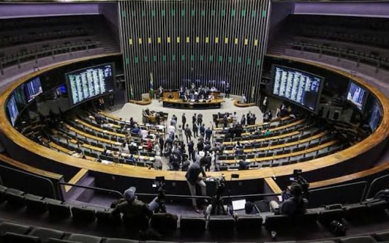 FIM DA ESCALA 6X1GOVERNO E CÂMARA FECHAMACORDO POR DOIS DIAS DE DESCANSO E 40 HORAS DE JORNADA SEMANAL