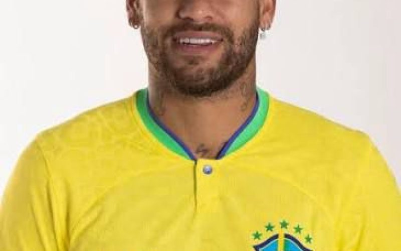 Com Neymar na Copa, brasileiros comemoram e voltam a sonhar com o hexa