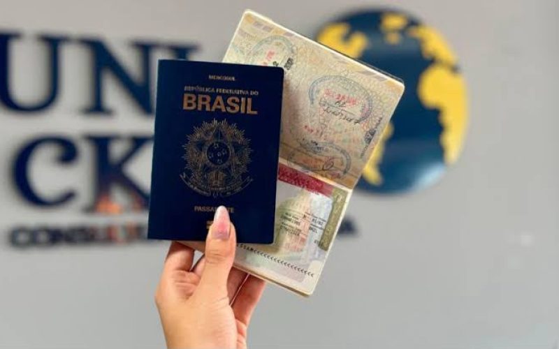 Justiça dos EUA pode destravar vistos de imigração para brasileiros; entenda o que está em jogo